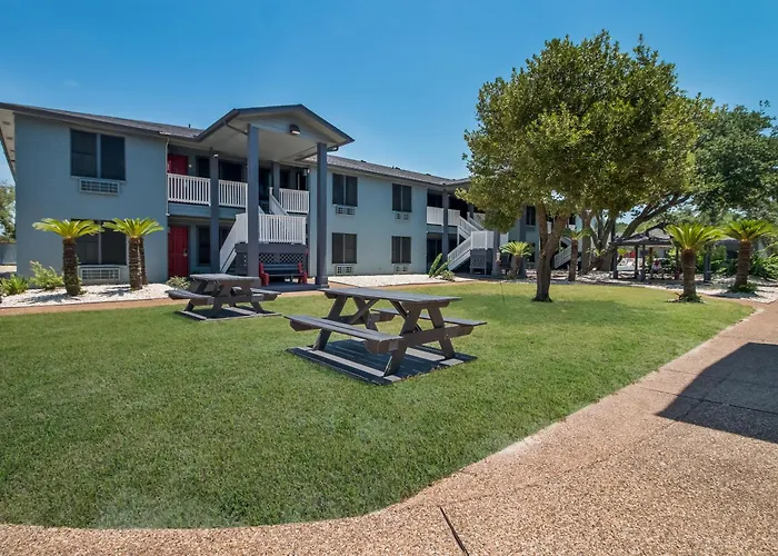 Econo Lodge Inn & Suites Fulton - Rockport