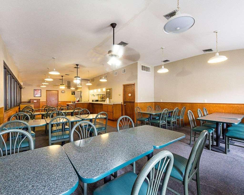 Econo & Fulton - 3* Rockport