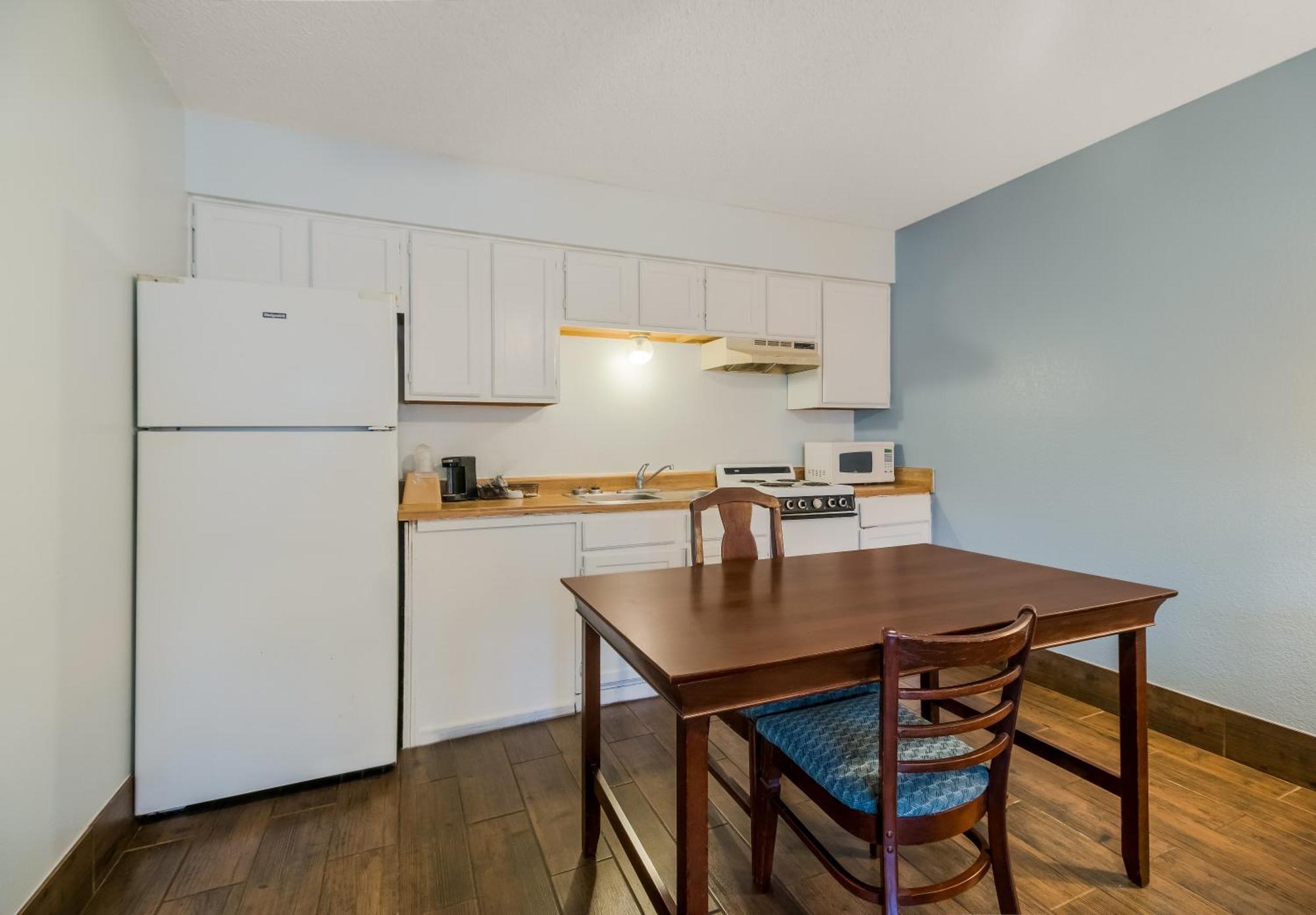 Econo & Fulton - Hotel Rockport
