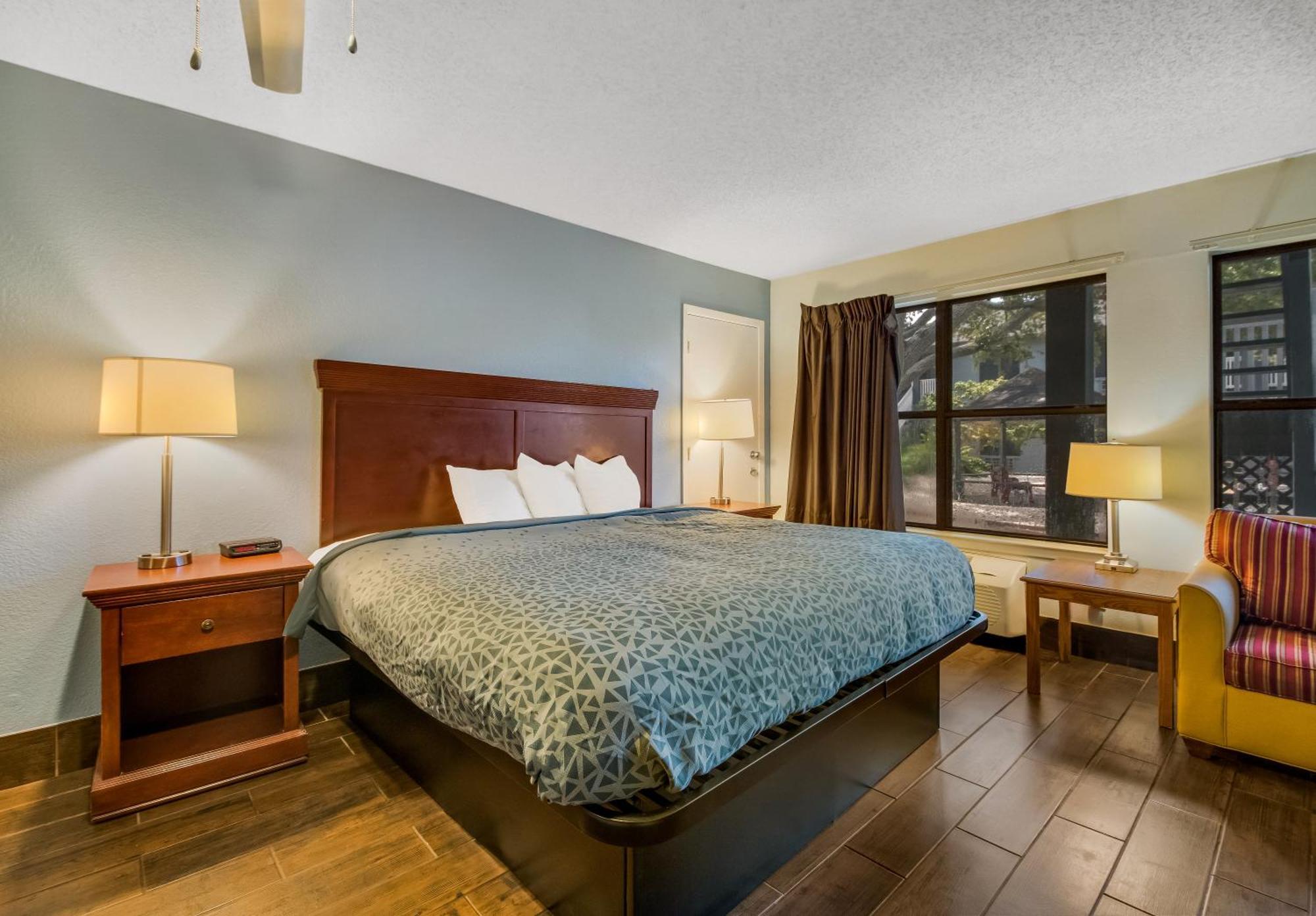 Hotel Econo & Fulton - 3*