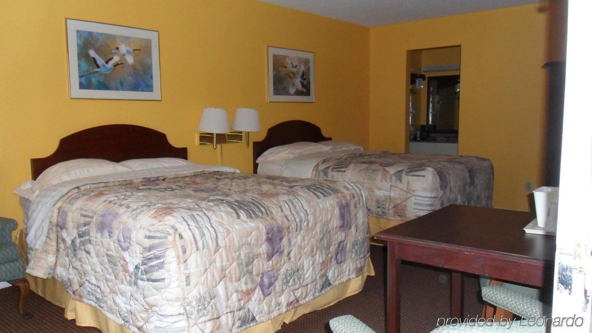 Hotel Econo & Fulton -